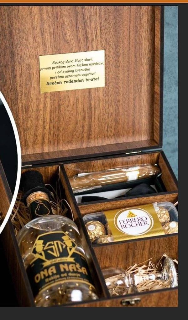 SM Gentleman’s Box sa flašom rakije, čašama, praline i leptir mašnom