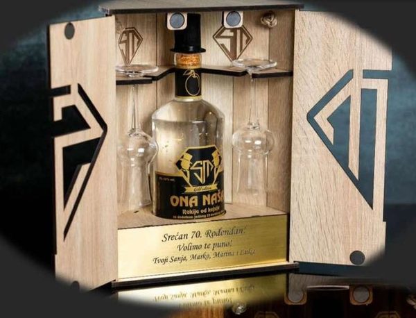 Super SM Mini Bar sa dve lux čaše i osvetljenjem